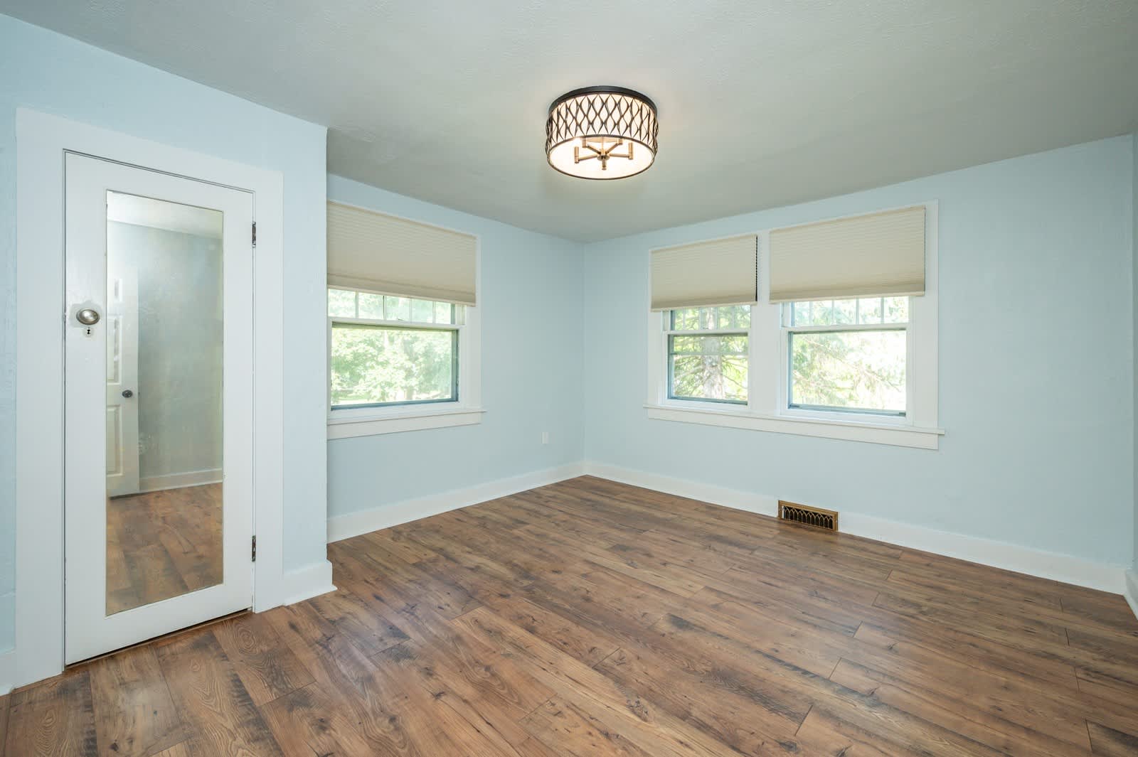 822 7th St – photo 3