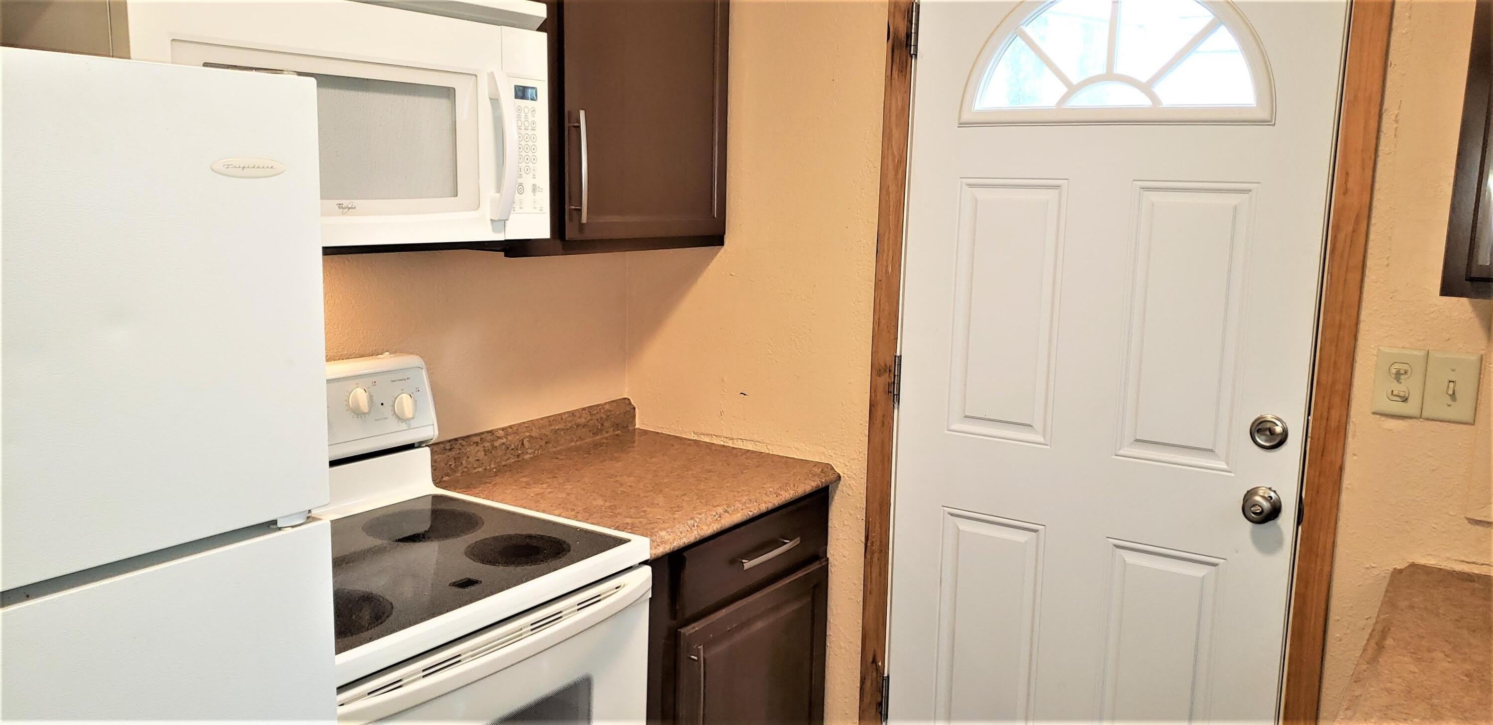 640 Calder Street – photo 4