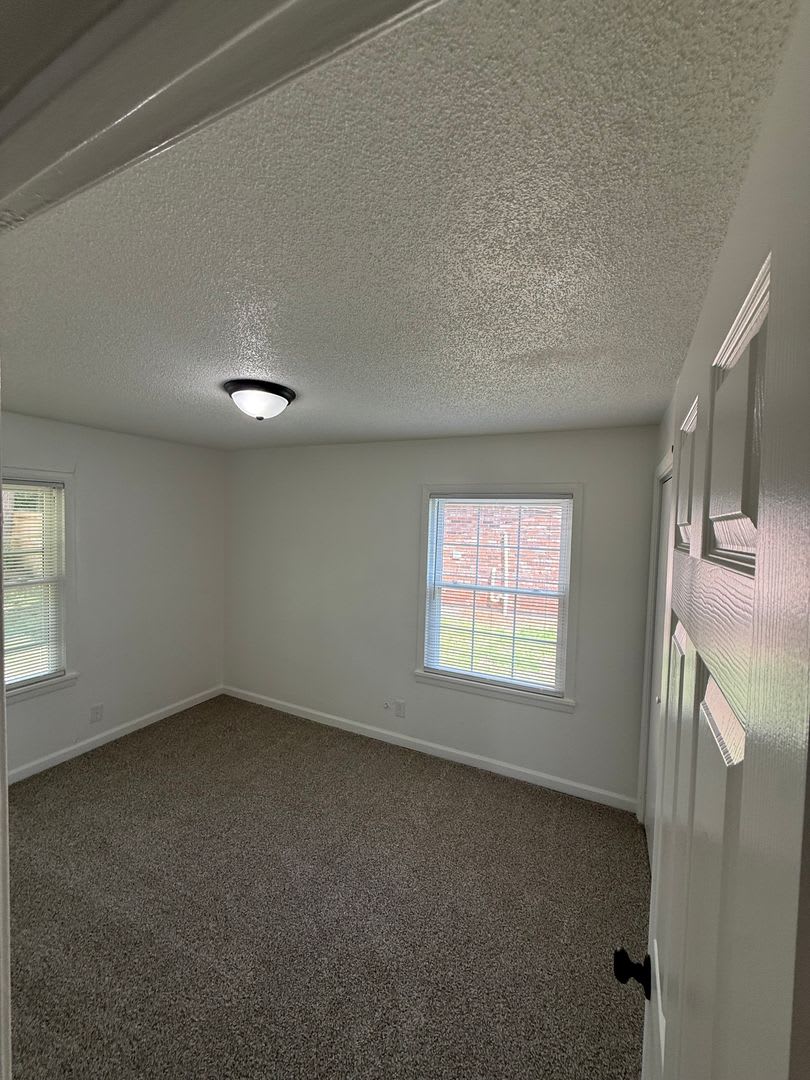 3 Bedroom / 2 Bathroom Home for Rent in Old Pooler – photo 2