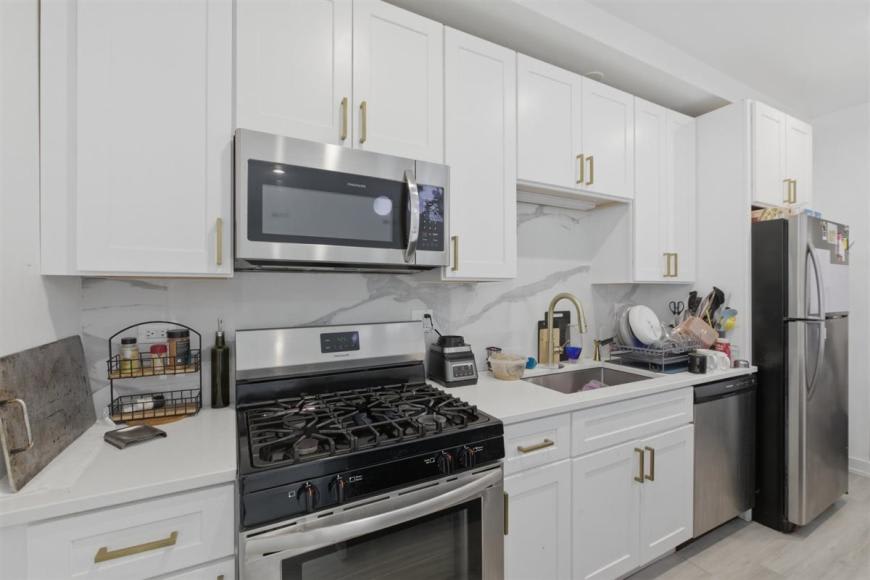 4937 N St Louis Avenue – photo 1