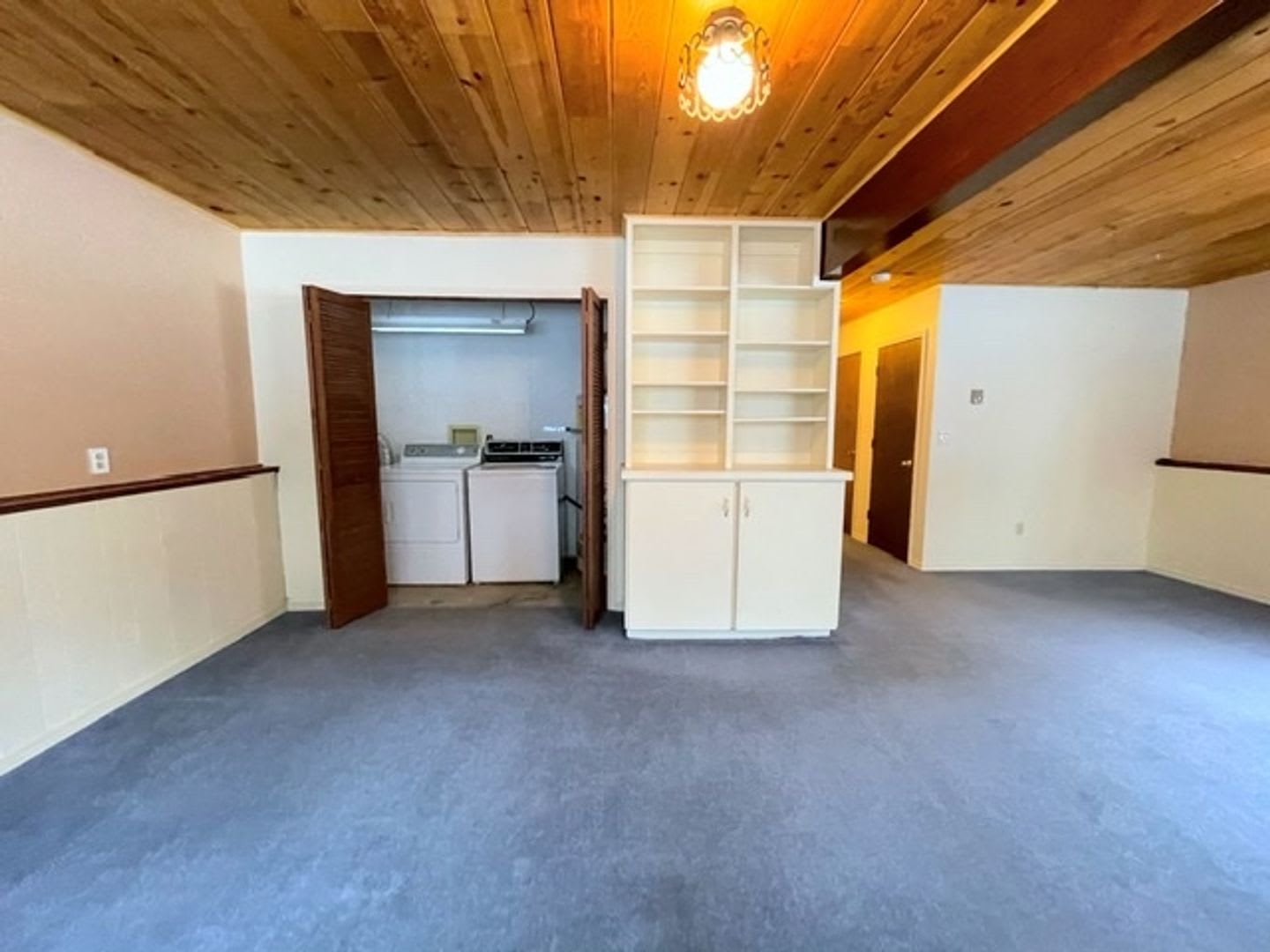 East Anchorage Four Bedroom Home with Bonus/Family Room, Fireplace, and Attached Garage – photo 3
