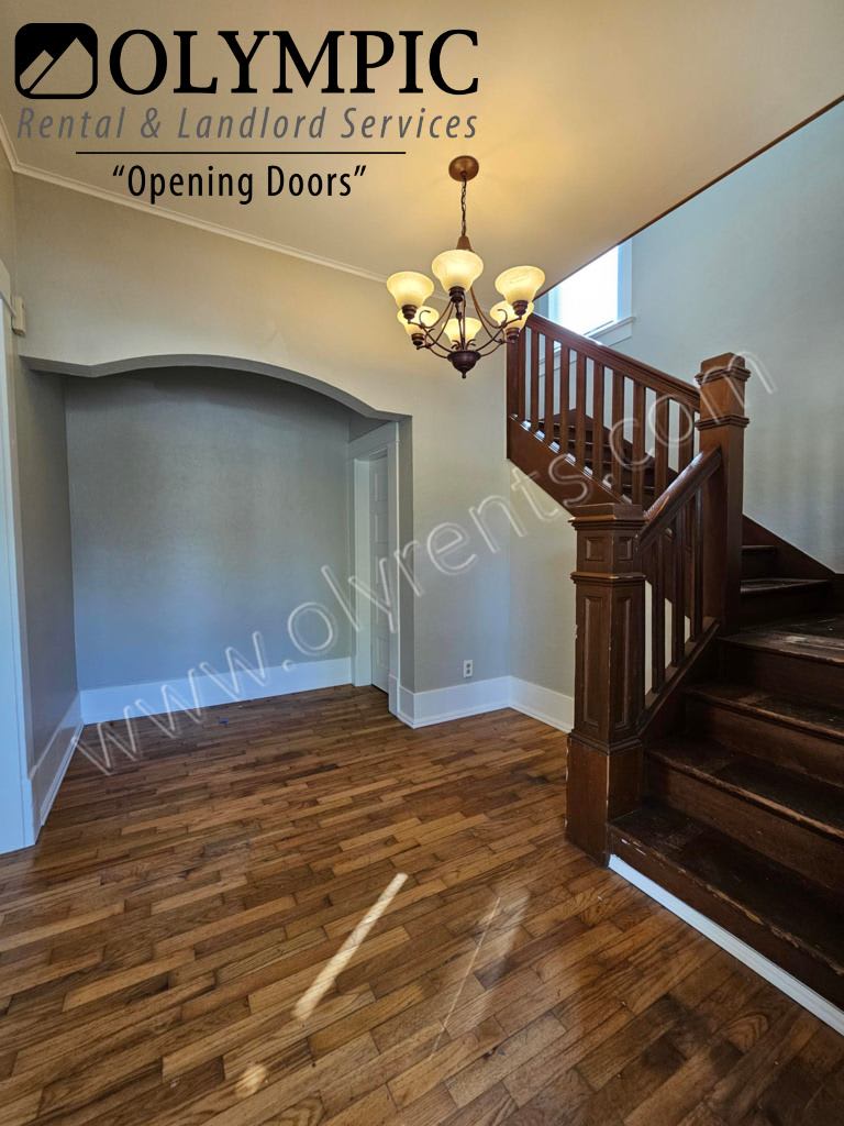 1009 State Ave NE – photo 3