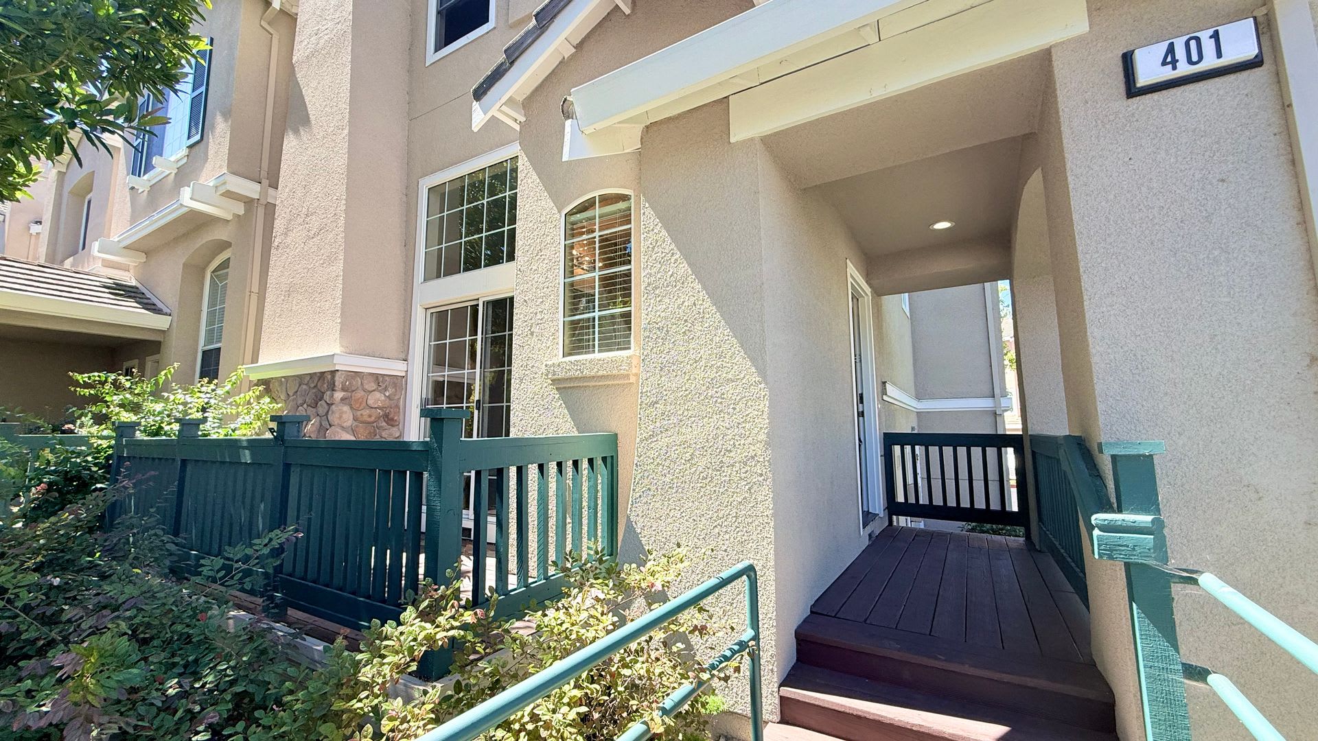 Bright And Airy 3Bd 2 5Ba Townhouse In Shadowhawk Community Danville Available Now – photo 4