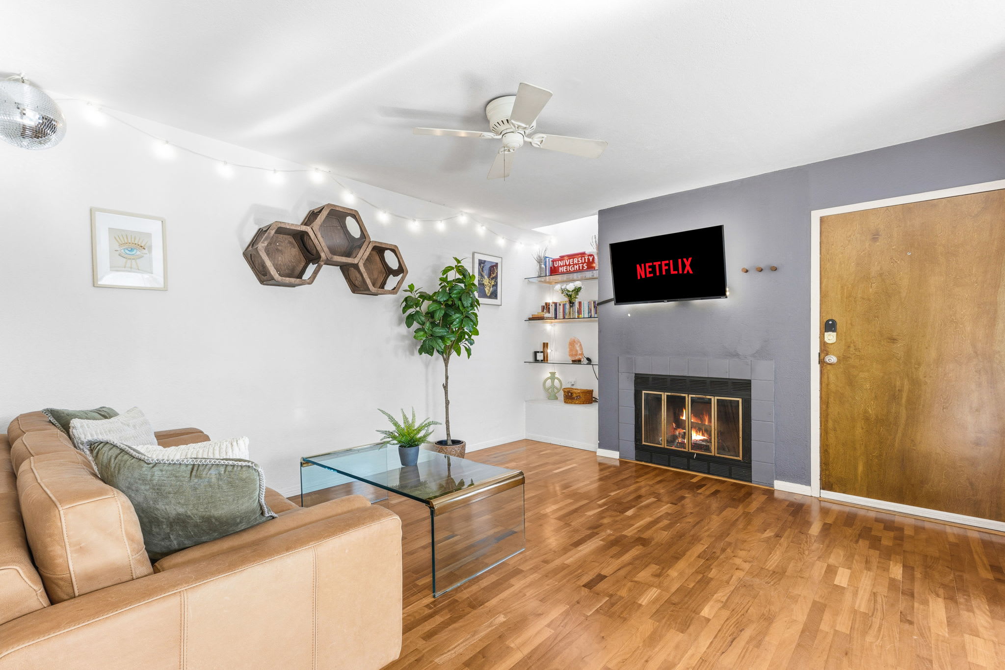 4666 Mission Ave – photo 2