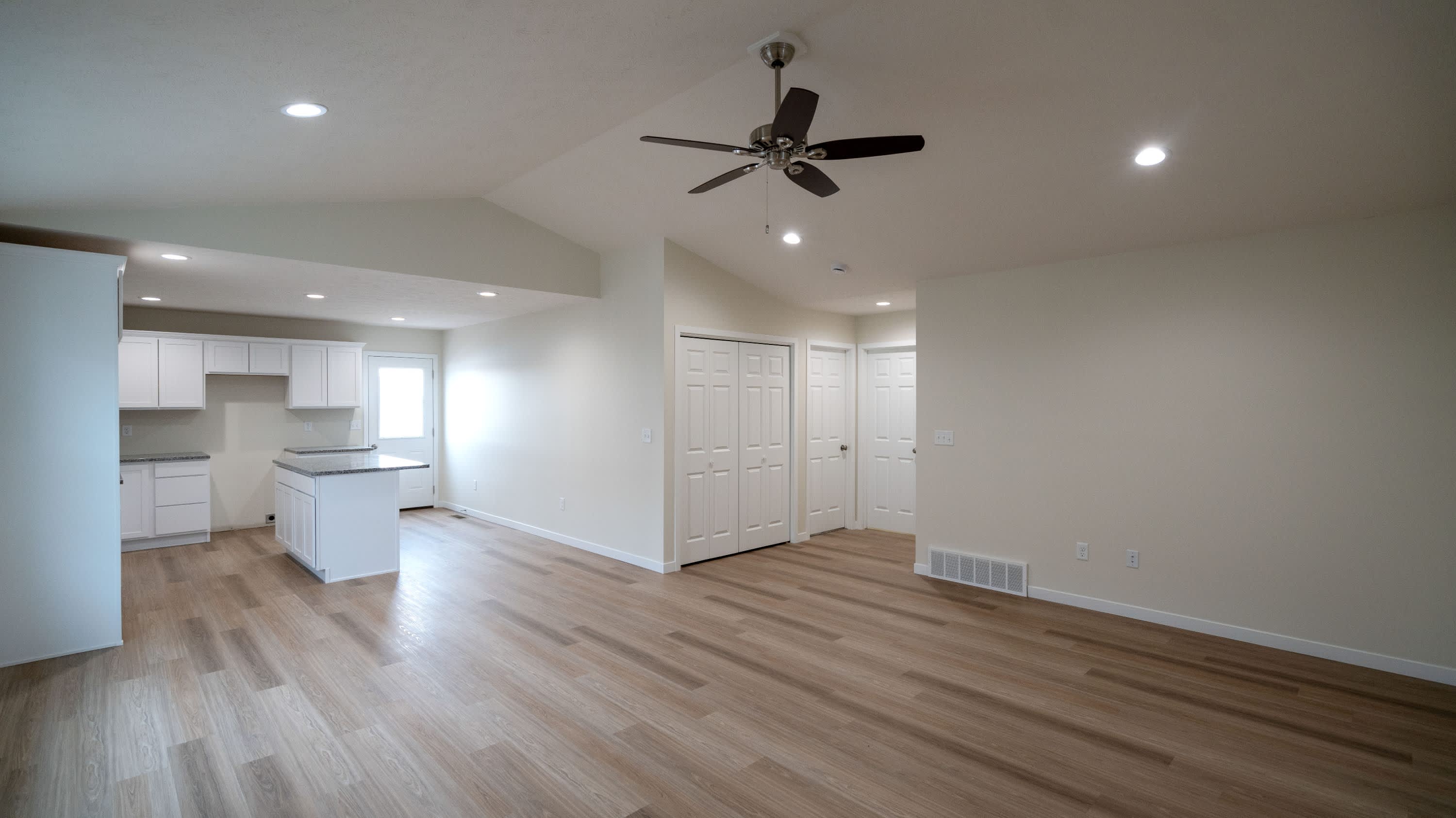 4321 Dawn Street – photo 3