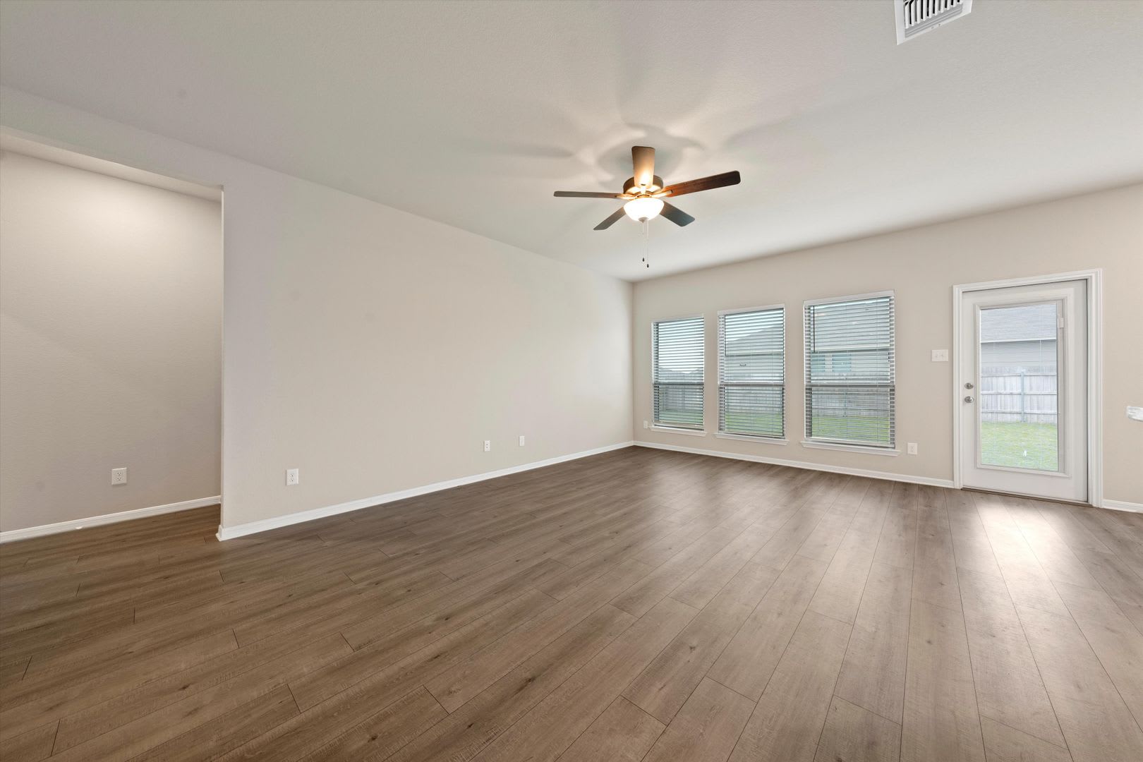 AVAILABLE NOW! Beautiful 3 Bedroom Home Located in Temple, Texas! – photo 4