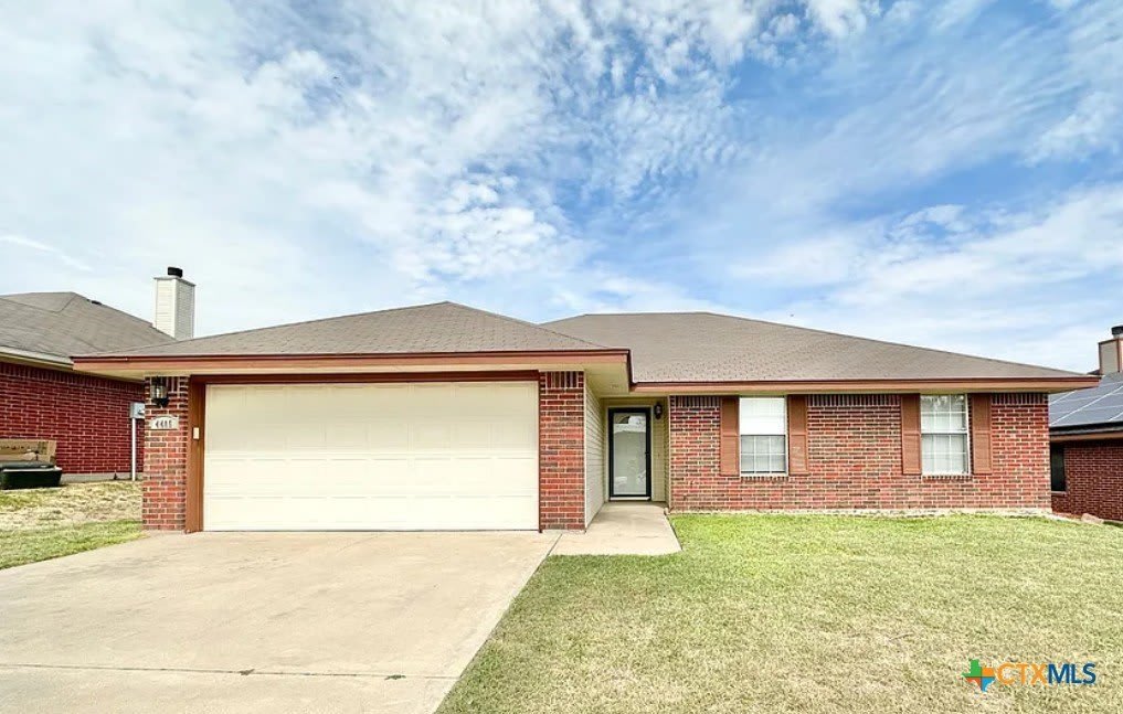 4405 Hondo Drive – photo 1