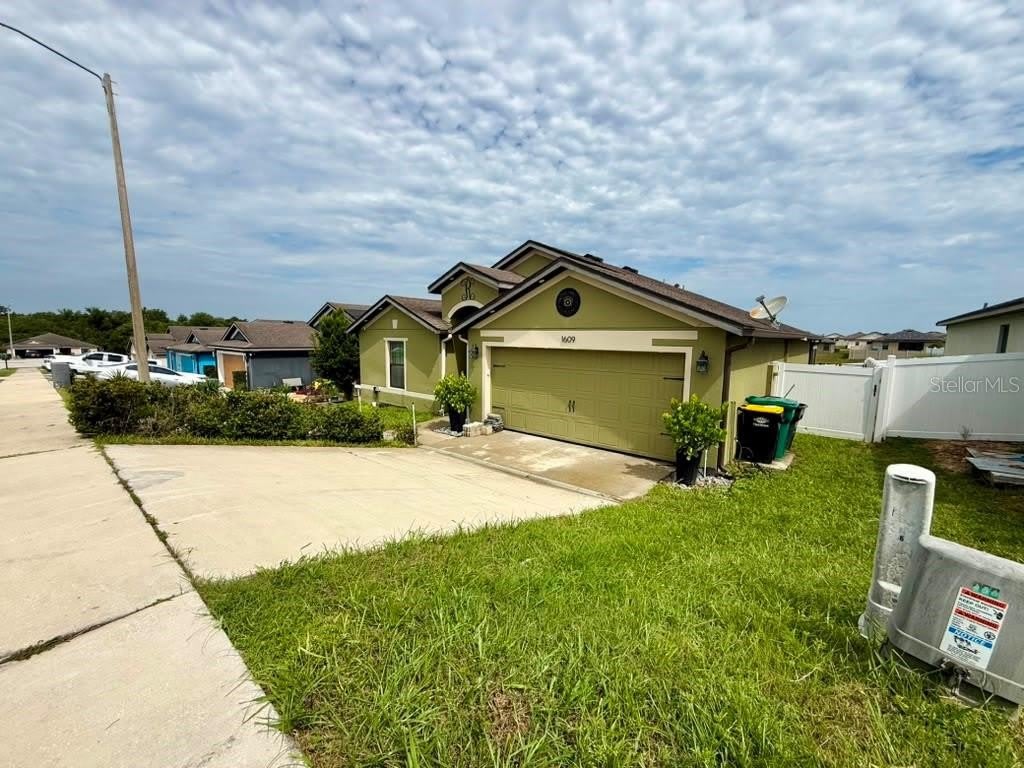1609 STEELY Drive – photo 3