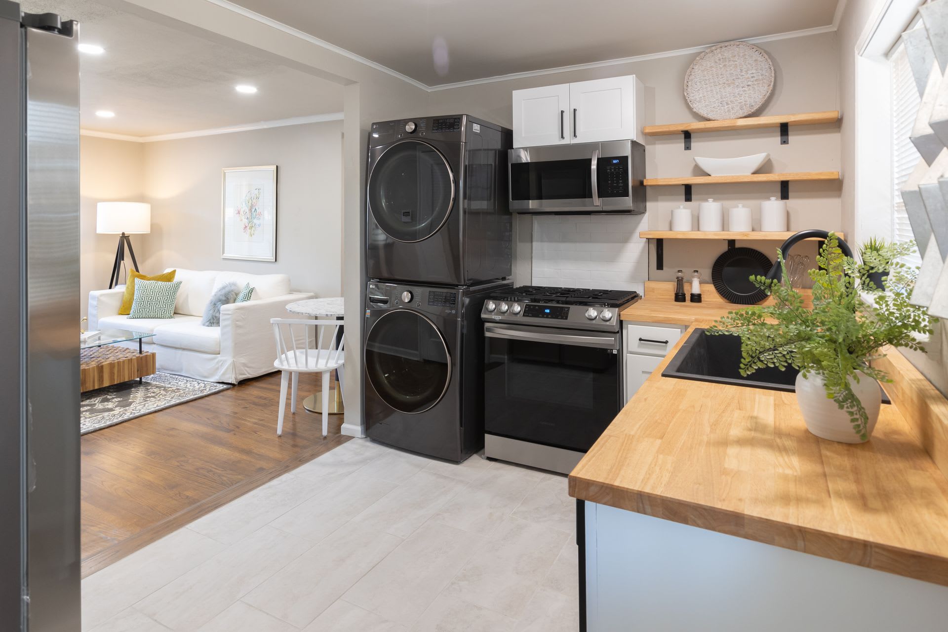 Everly Apartments on Cherry Street – photo 2