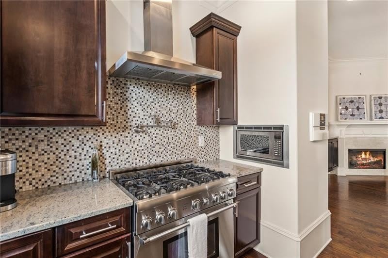 629 Boulevard NE – photo 1