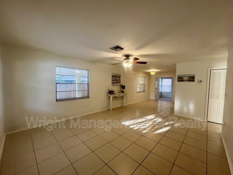 705 Bayou Avenue – photo 4