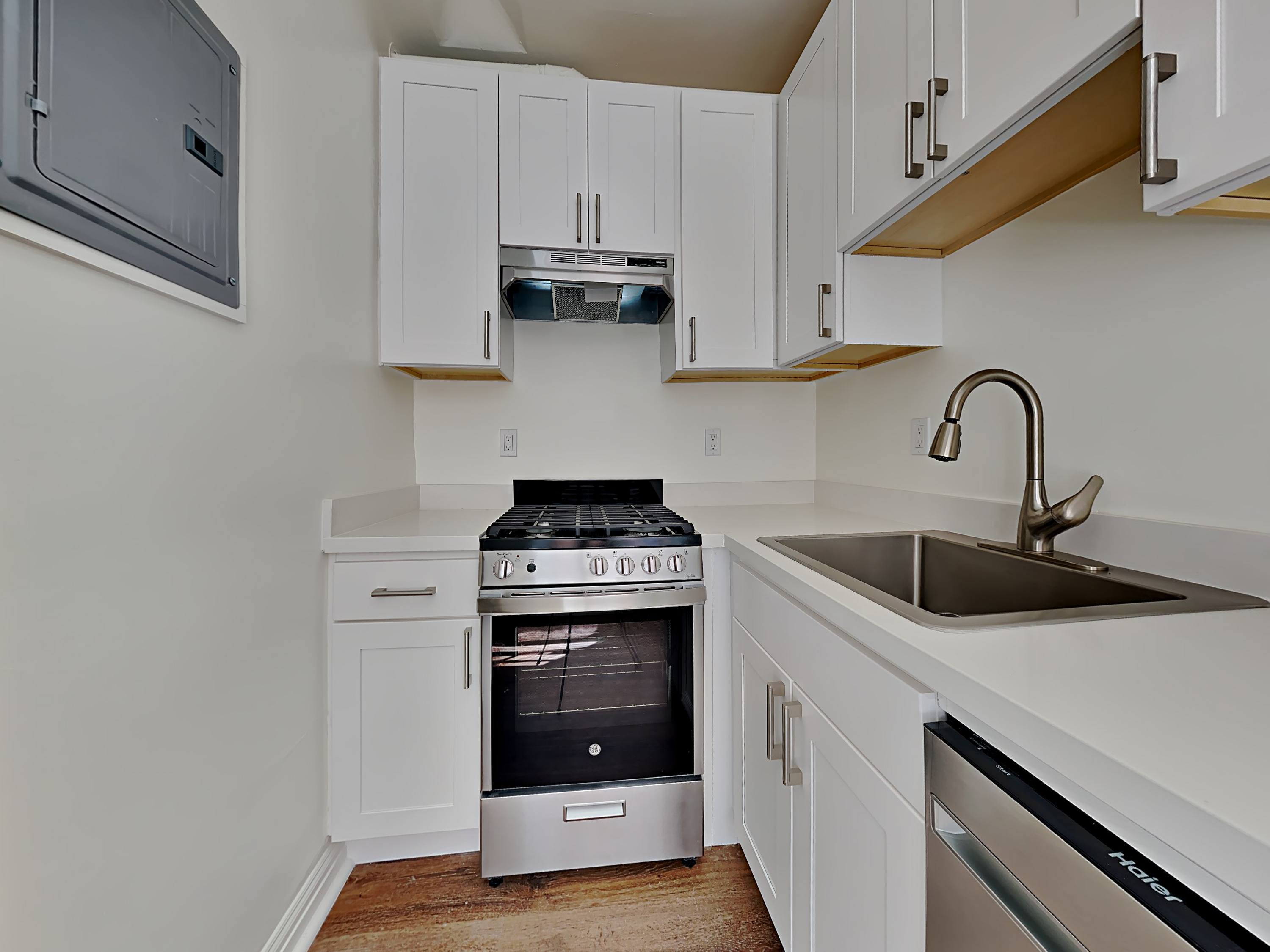 832 Erie – photo 3