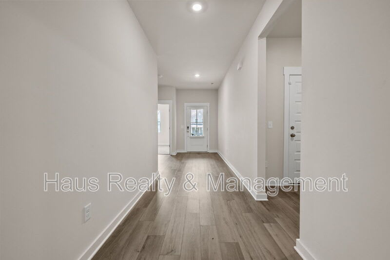 1145 Ross Farms Blvd – photo 4