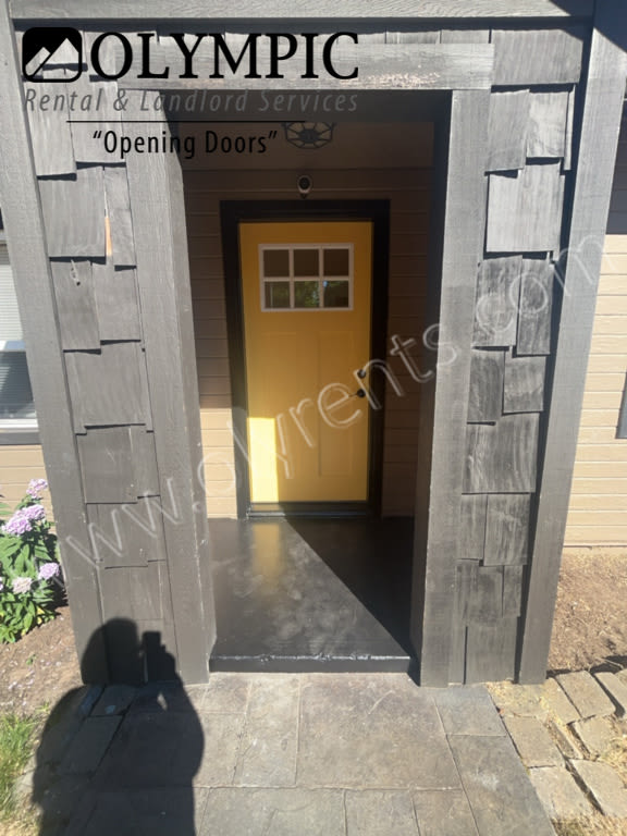 502 Sawyer St SE – photo 3