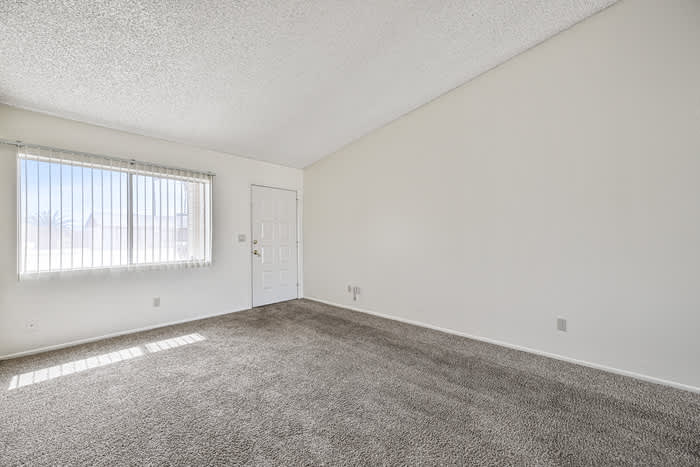 11102 West Turney Avenue – photo 2