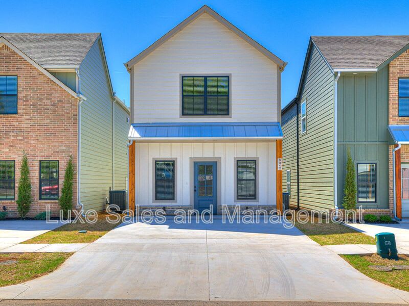 604 W. 2nd Street Suite 100 – photo 2