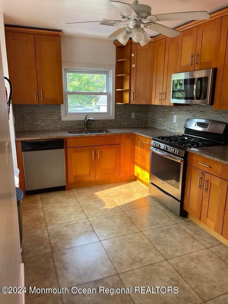 3 Berger Avenue – photo 4