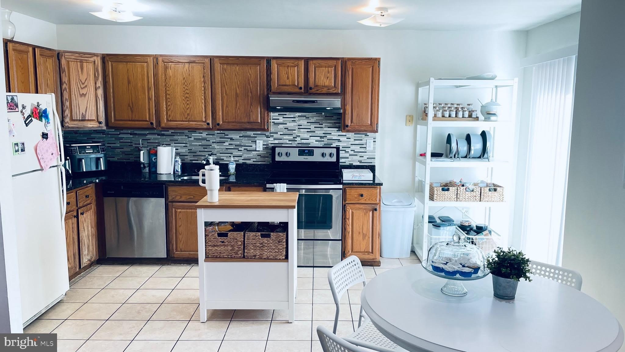1514 Isaacs Court – photo 5