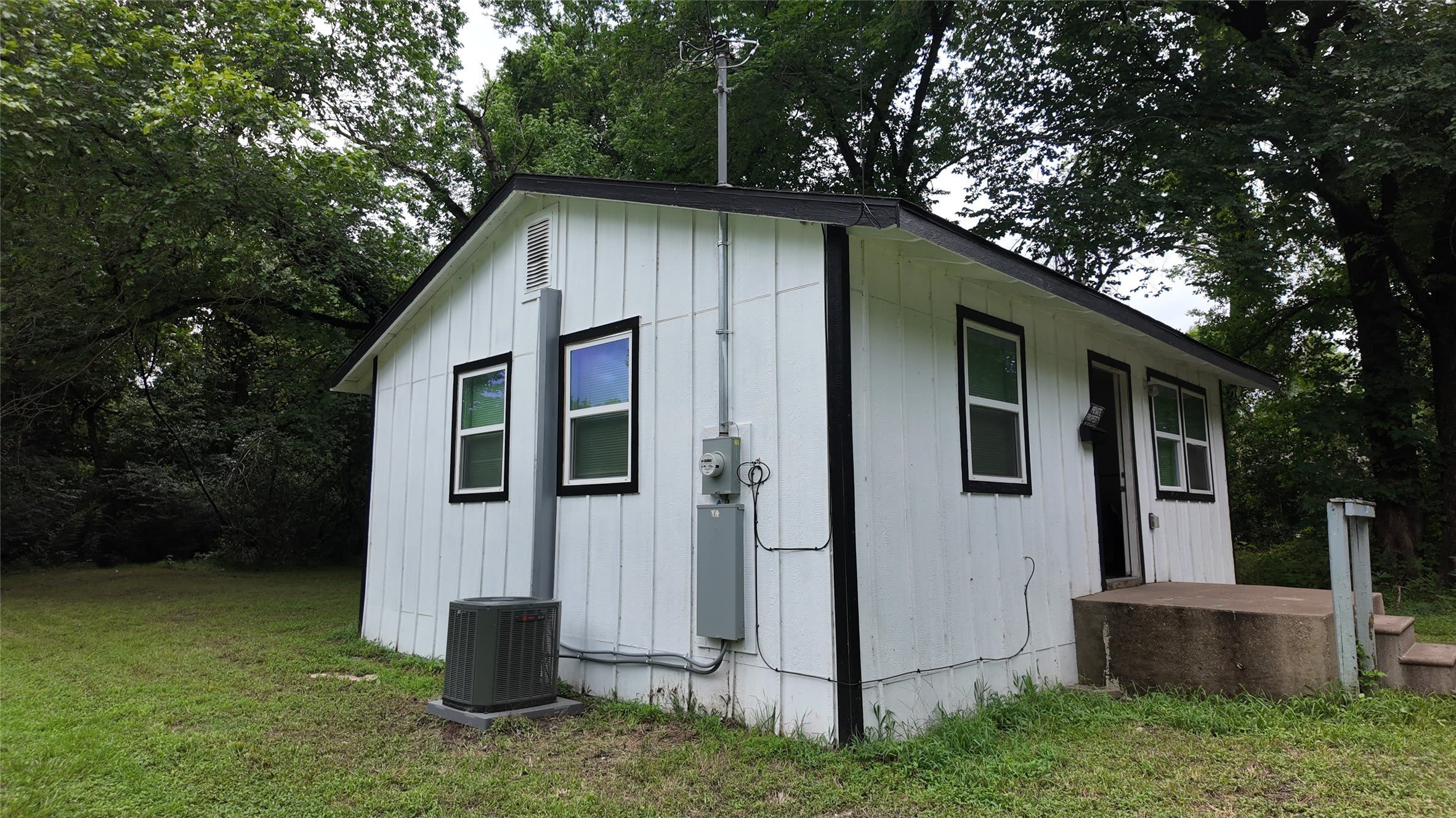 1001 E Park Avenue – photo 2