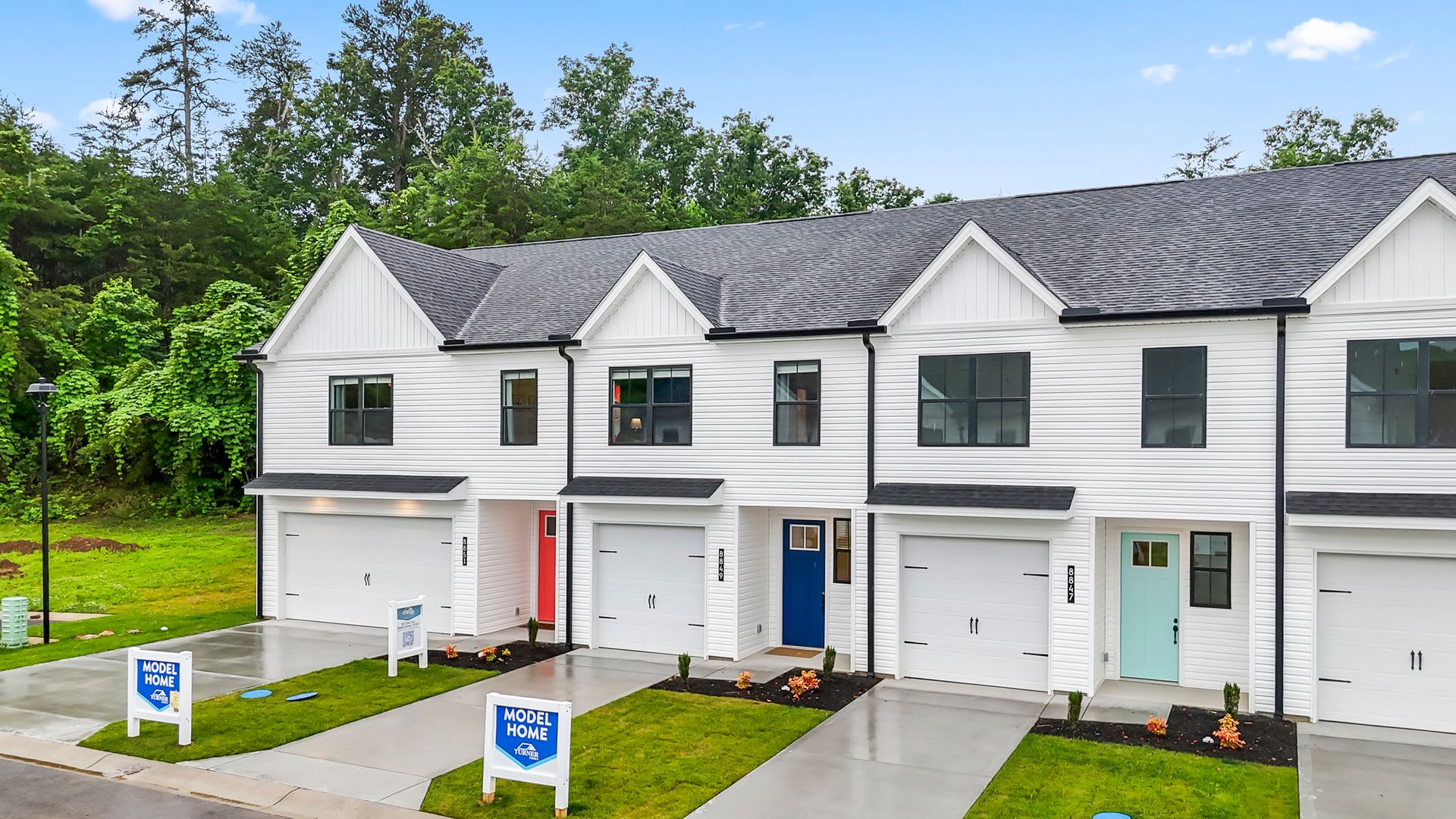 3-Bed, 2.5-Bath Townhome with Washer & Dryer Included – photo 3