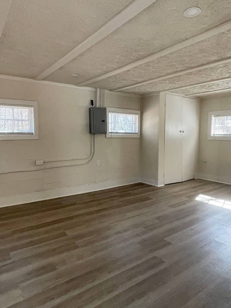 1 BR/1 BA Cottage Off Prince Ave! – photo 4