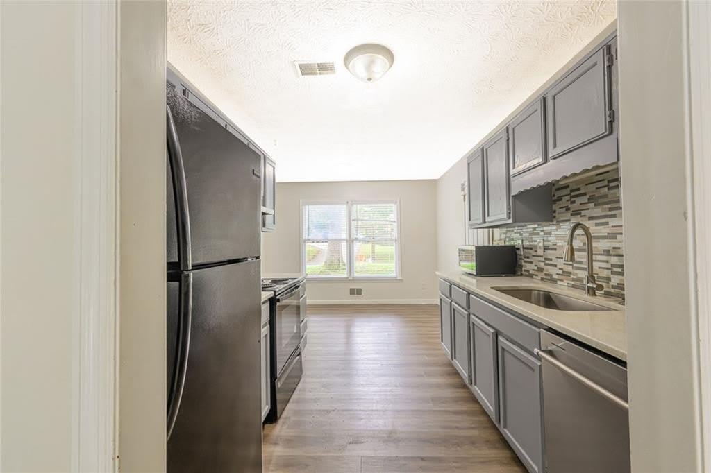 2100 Whitebluff Way NE – photo 5