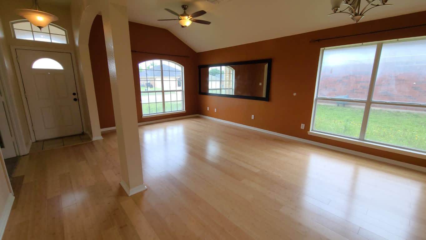 2801 Wisteria Ln – photo 2