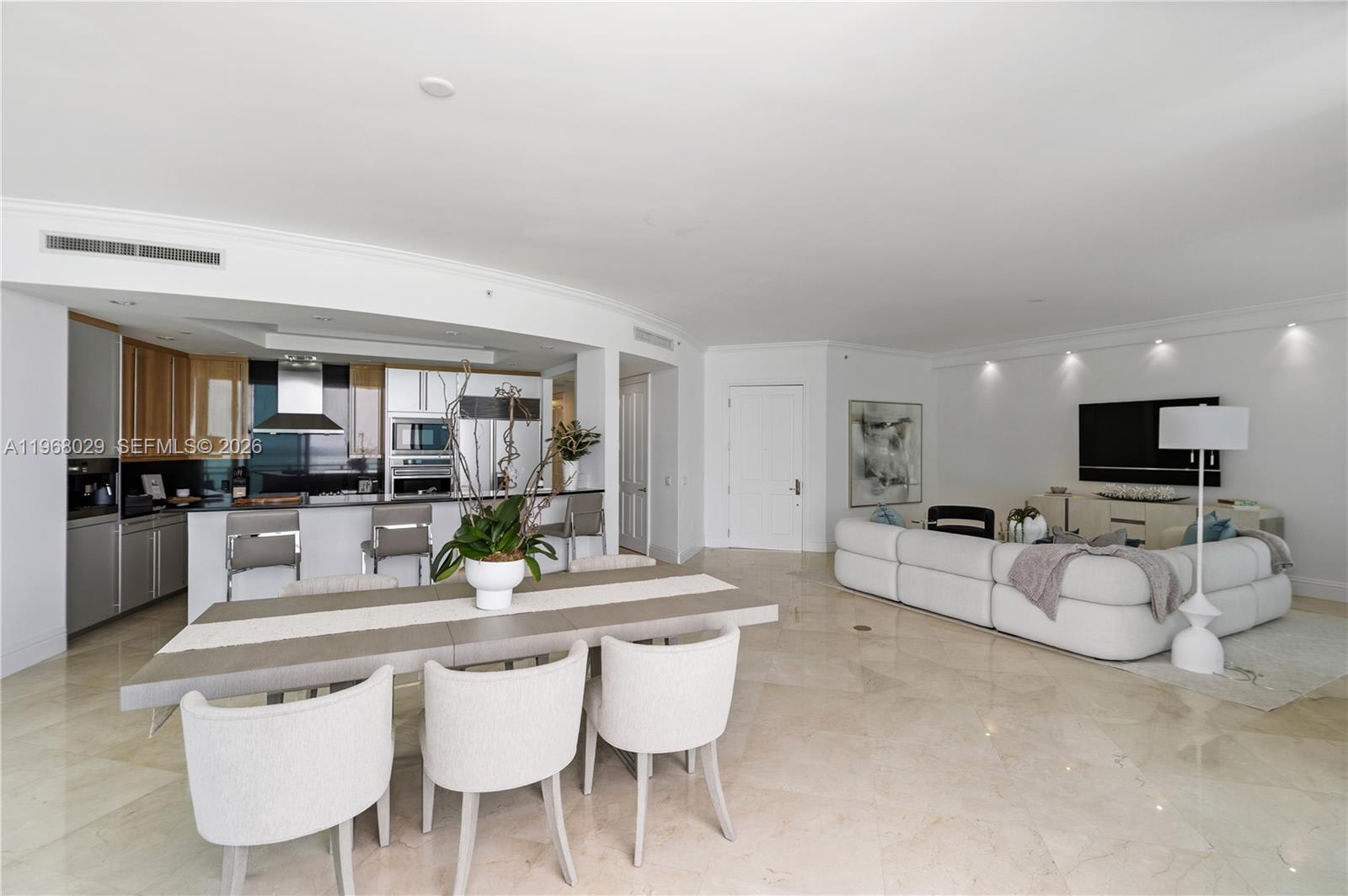 10295 Collins Avenue – photo 4