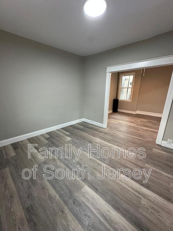 7307 W Chester Pike – photo 2