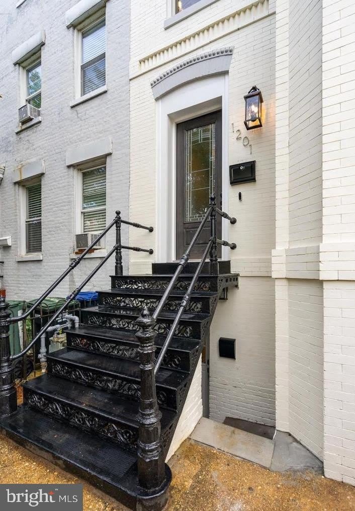 1201 4Th Street Nw – photo 2