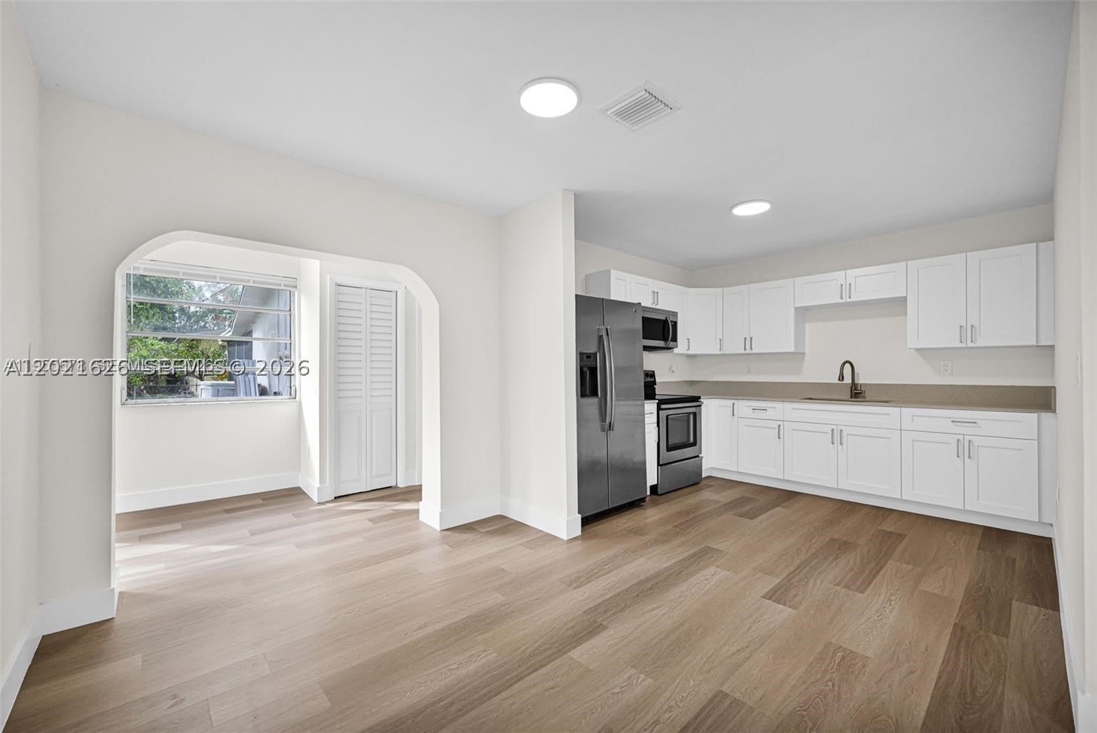 11810 NE 14th Ave – photo 5