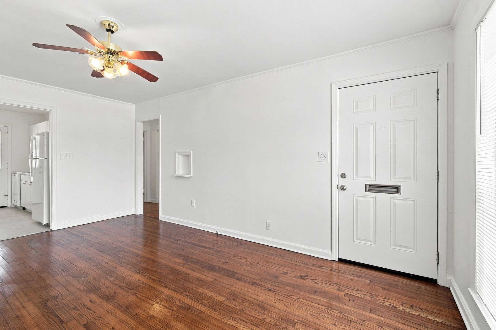 Beautiful 2 Bed 1 Bath in Quiet Area – photo 4