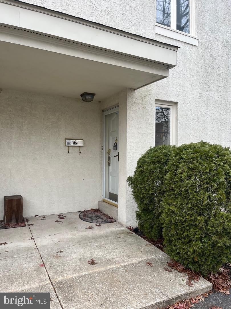 105 MONTROSE Avenue – photo 2
