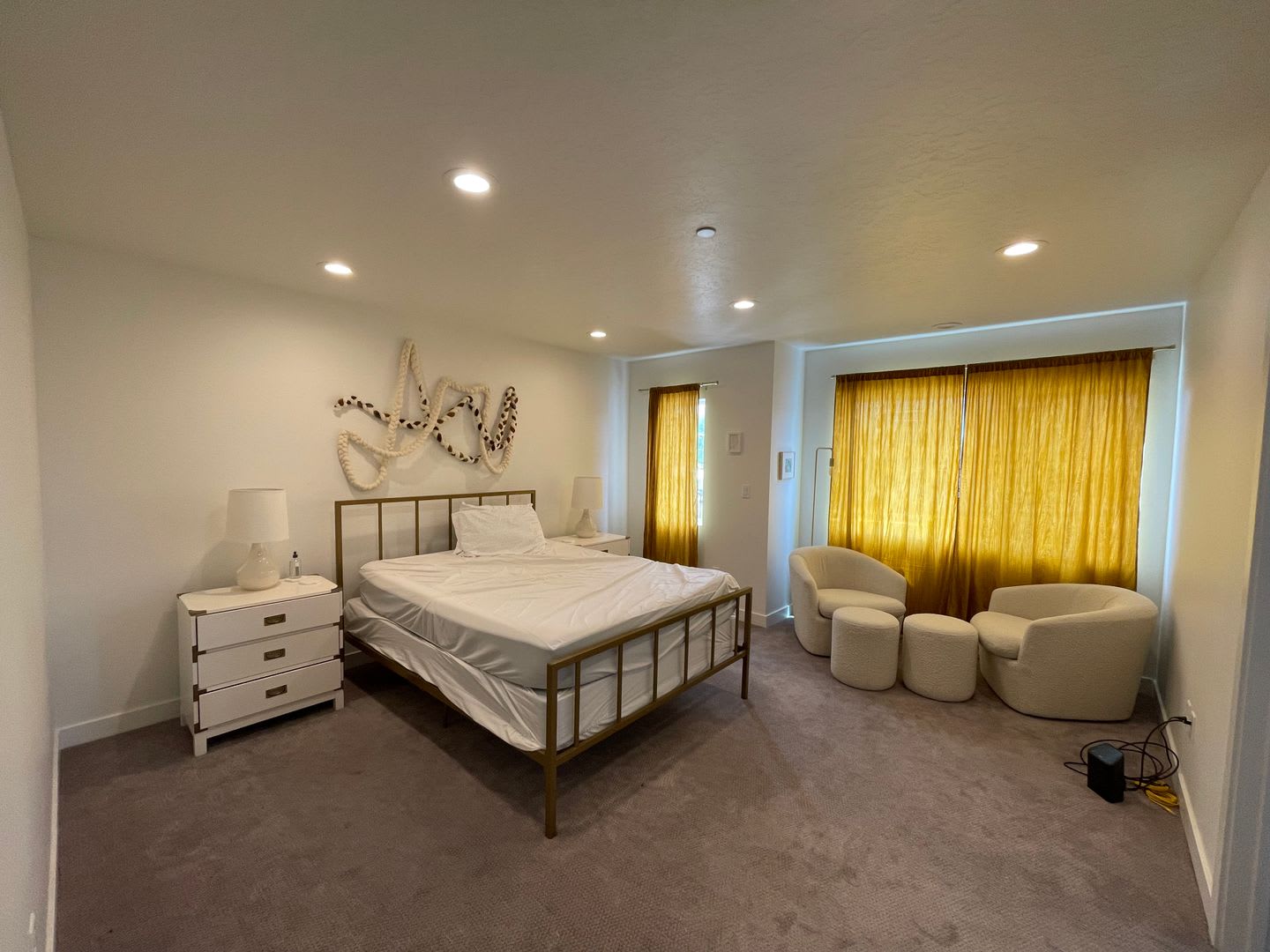 Stunning 2 Bed 2.5 Bath Townhome! – photo 5