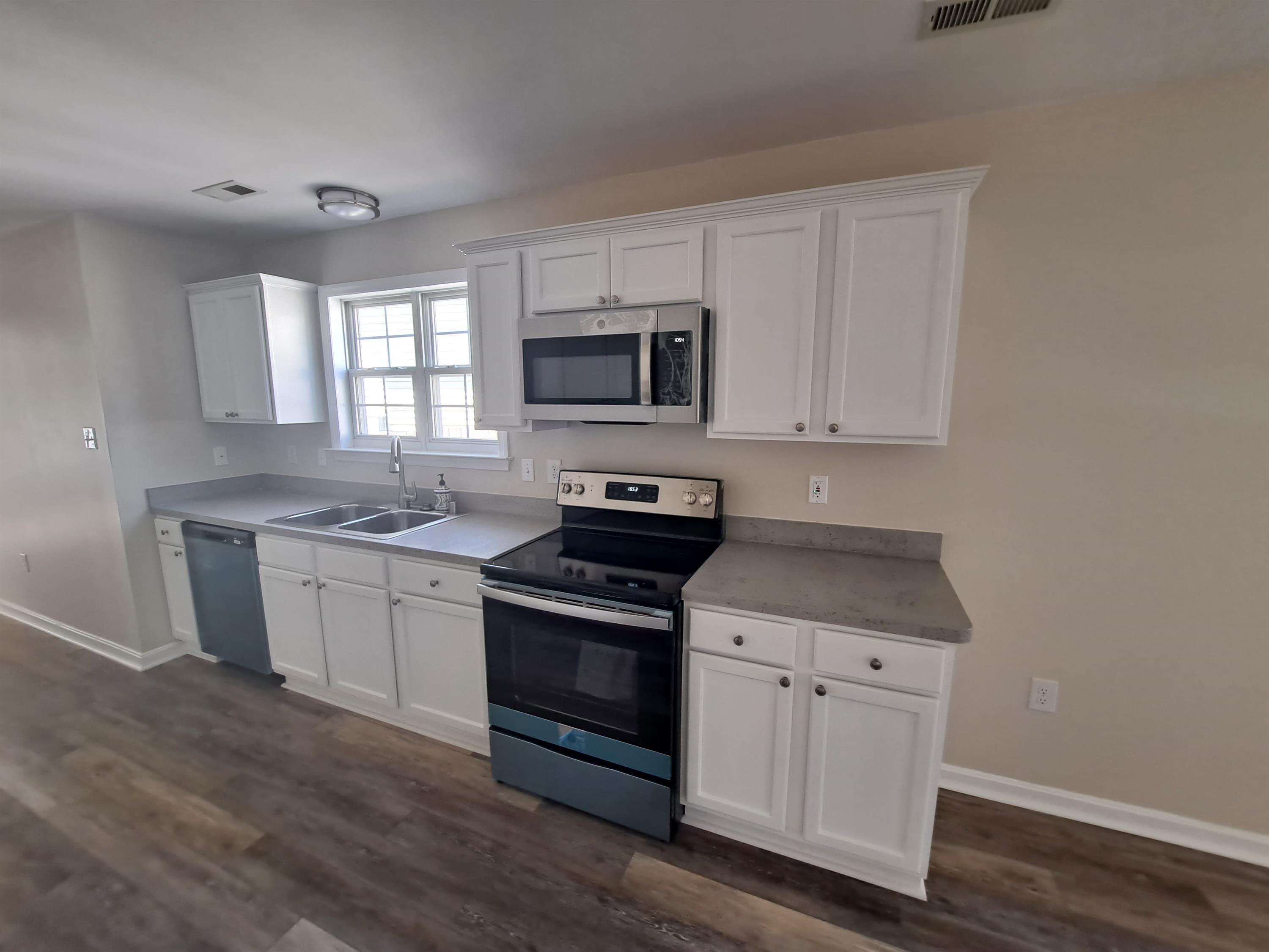 210 Amaret Street – photo 5