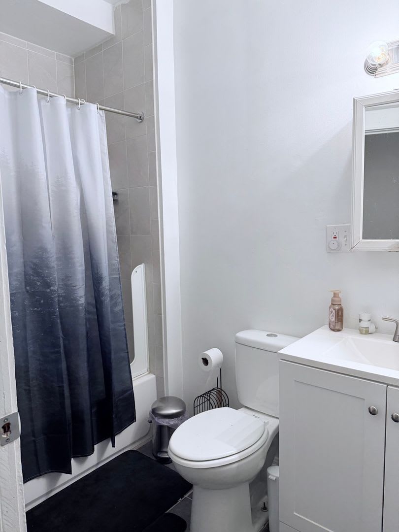 Charming 3BR Townhome in Baltimore – photo 2