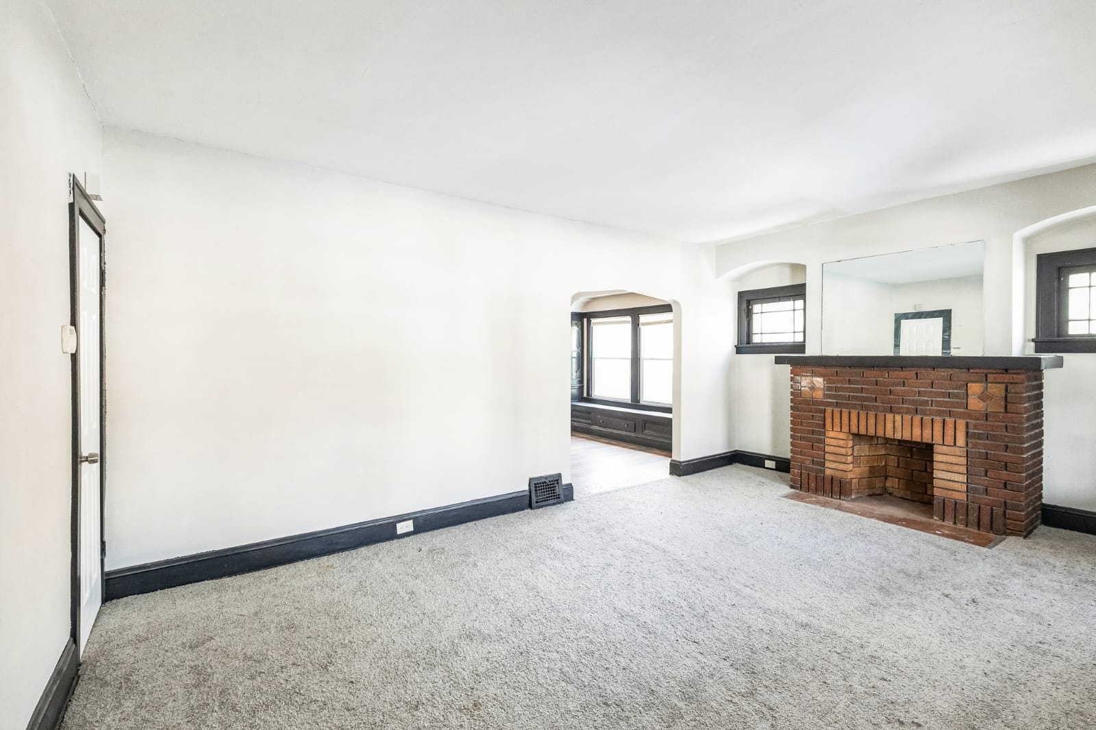 15714 Corsica Avenue – photo 3