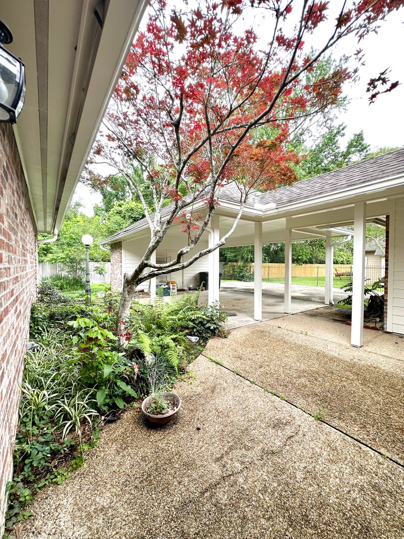 3BD/2BA House Off Perkins between Bluebonnet and Siegen. – photo 3
