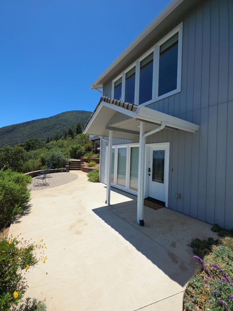 Stunning Lake Views in Riviera West – photo 4