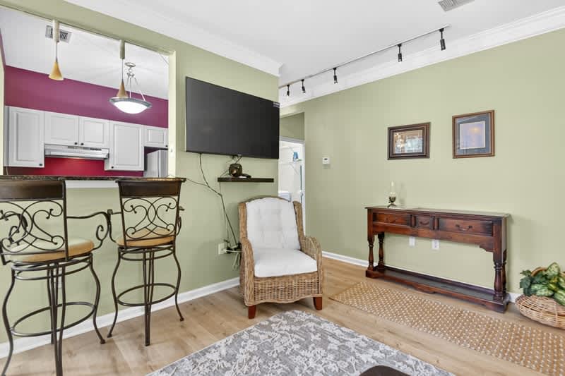 1811 Chatelain Way – photo 5