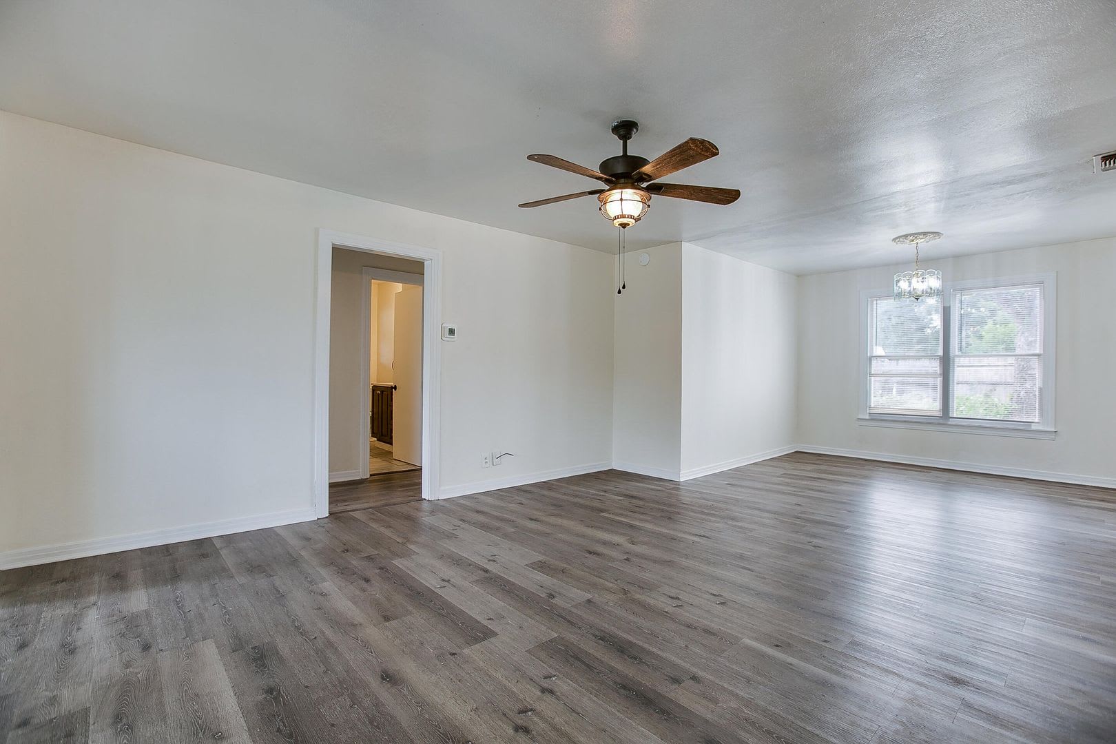Very nice 3 bedroom home in Santa Rita AVAILABLE NOW! – photo 5
