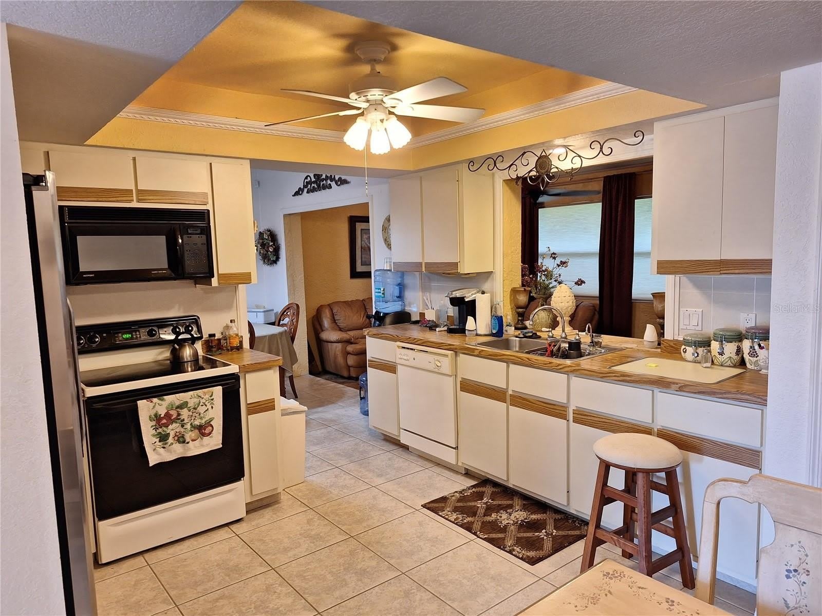 2223 TINKER Street – photo 4