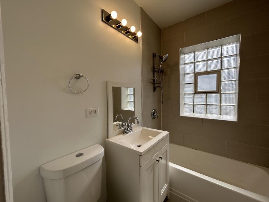 3018 North Karlov Avenue – photo 2