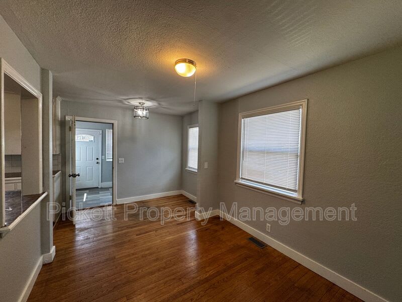 631 Bertha Ave – photo 5