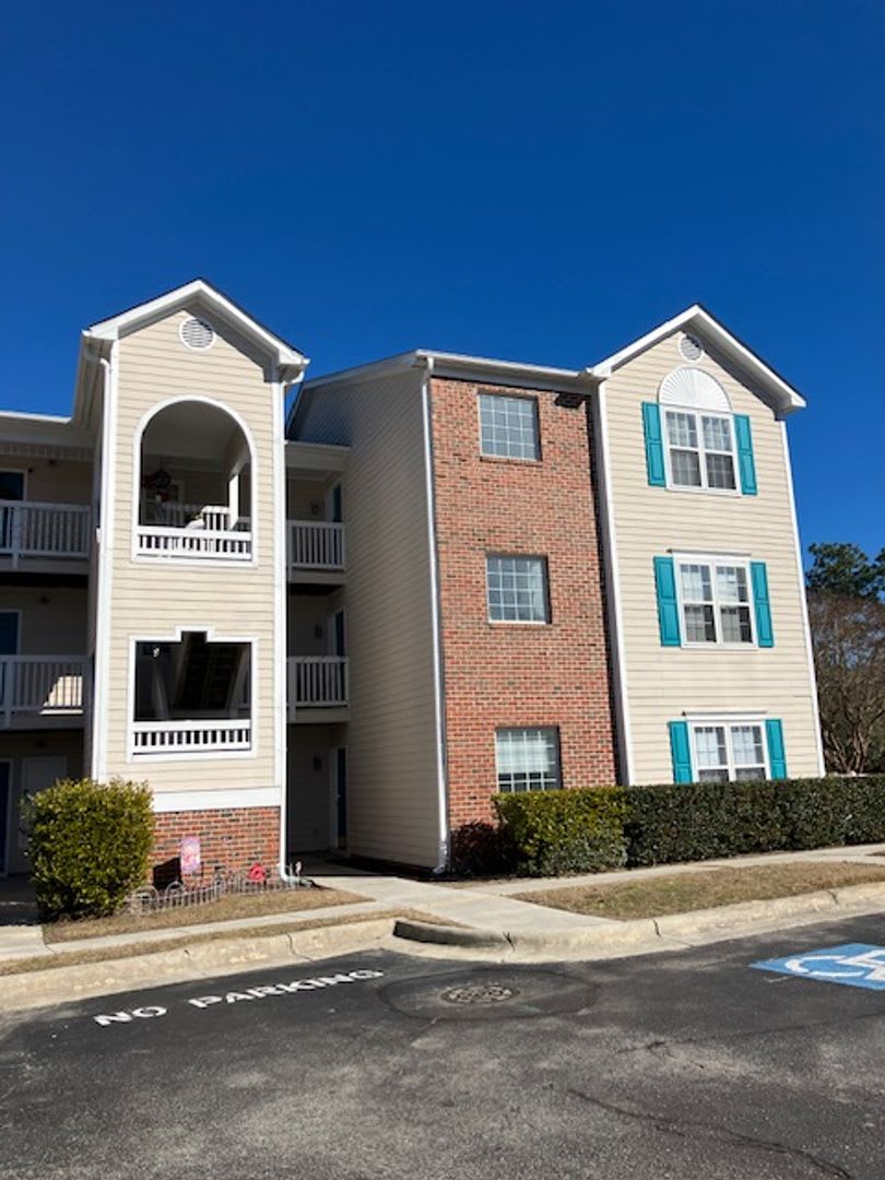 715-L – photo 1
