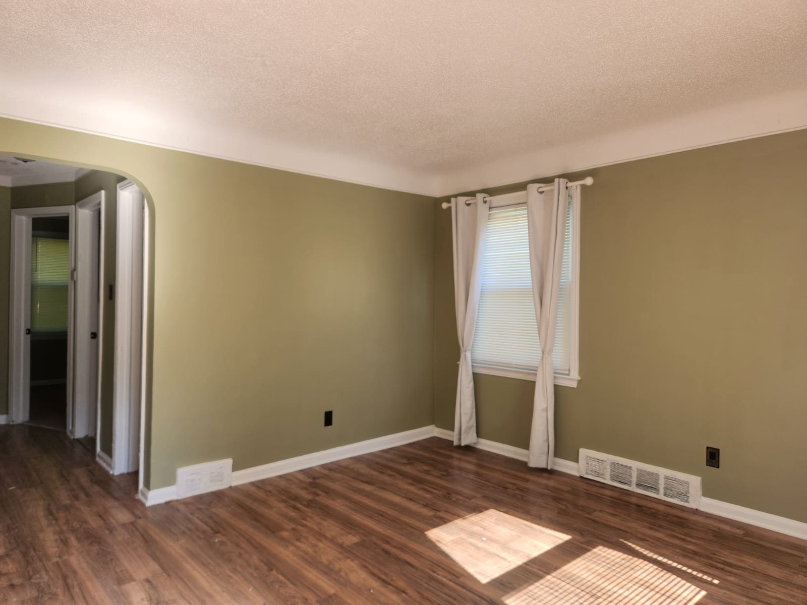 18955 Lenore Avenue – photo 3