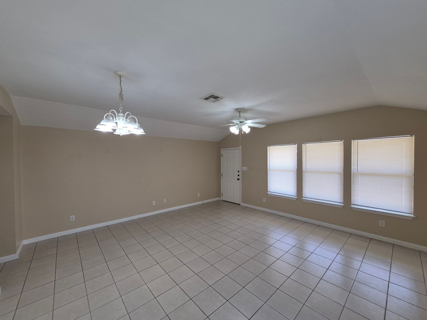 7703 Chatsworth, San Antonio, TX. 78250 – photo 5