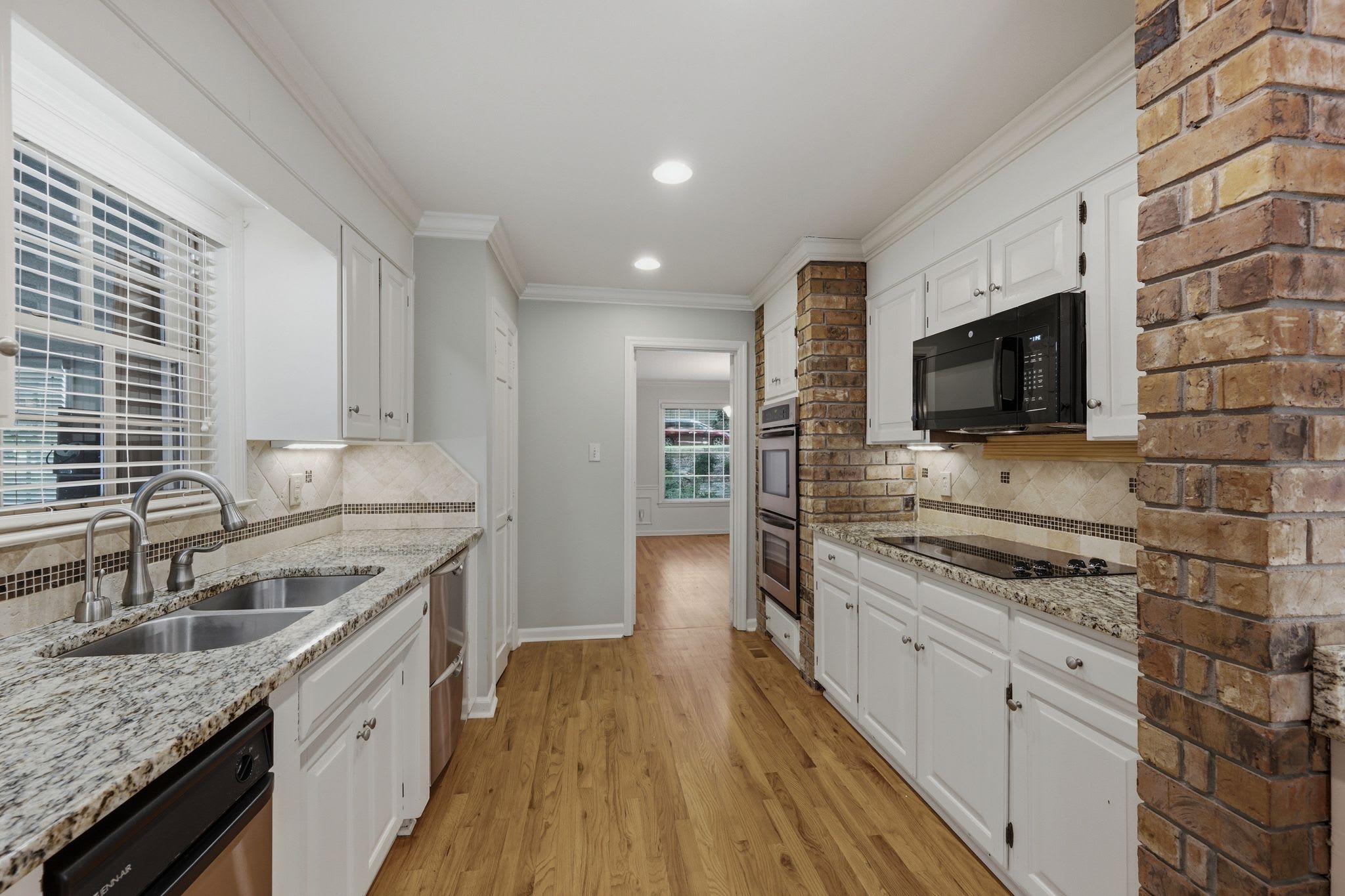 815 Baylor Drive Southeast – photo 3
