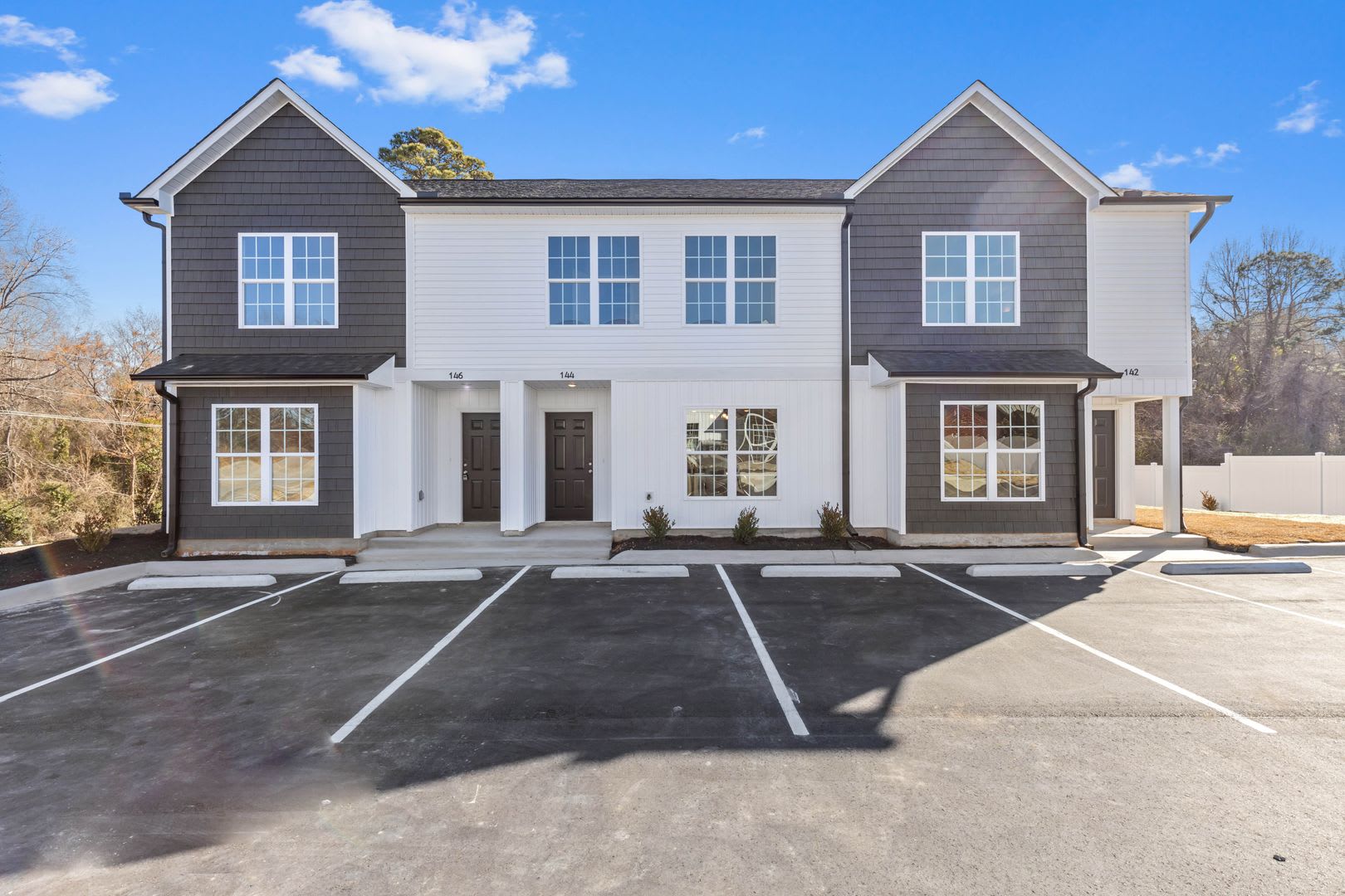 Military Special Expires 8 31 Small Luxury Community New Construction Townhouses Minuets From Fort Bragg Pet Friendly – photo 2