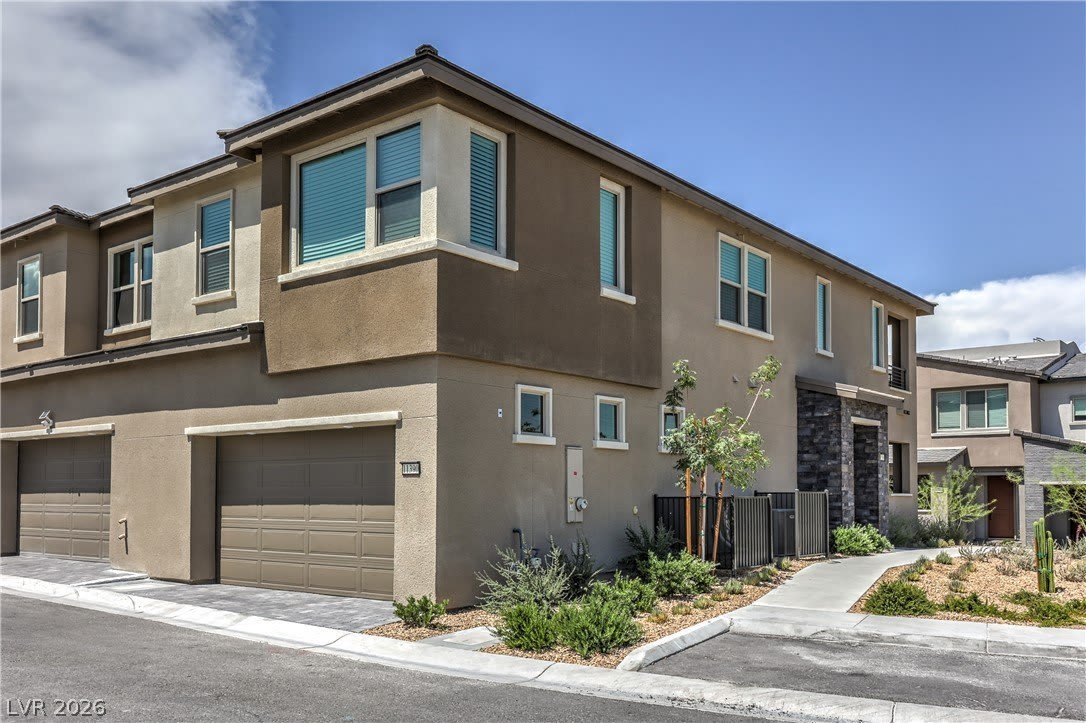 11390 Crimson Ledge Avenue – photo 2